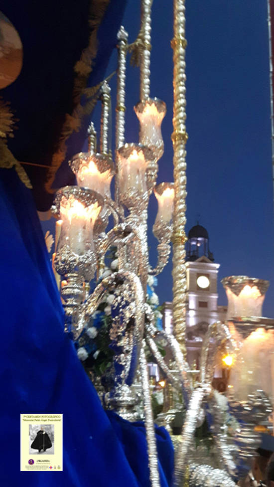 Y en el reloj de antaño como de año en año